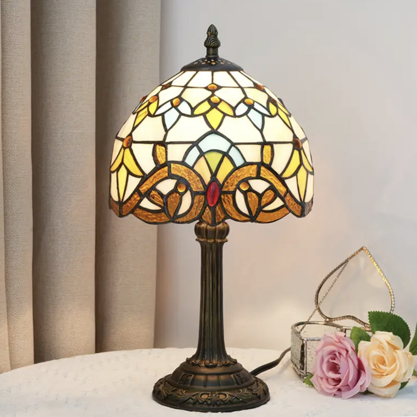 VerreMystique Tiffany Lamp – Timeless Stained Glass Table Lamp for Warm Ambient Lighting