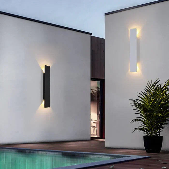 StormGlow LED Outdoor Wall Light – Weatherproof Modern Garden & Patio Lighting