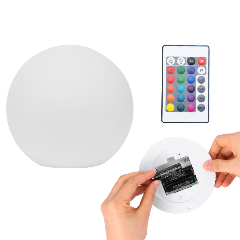 SphereRay | Modern Solar Globe Light for Outdoor Spaces