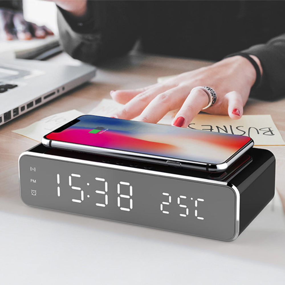 TimeCharge – LED Alarm Clock with Built-In Wireless Charging Pad