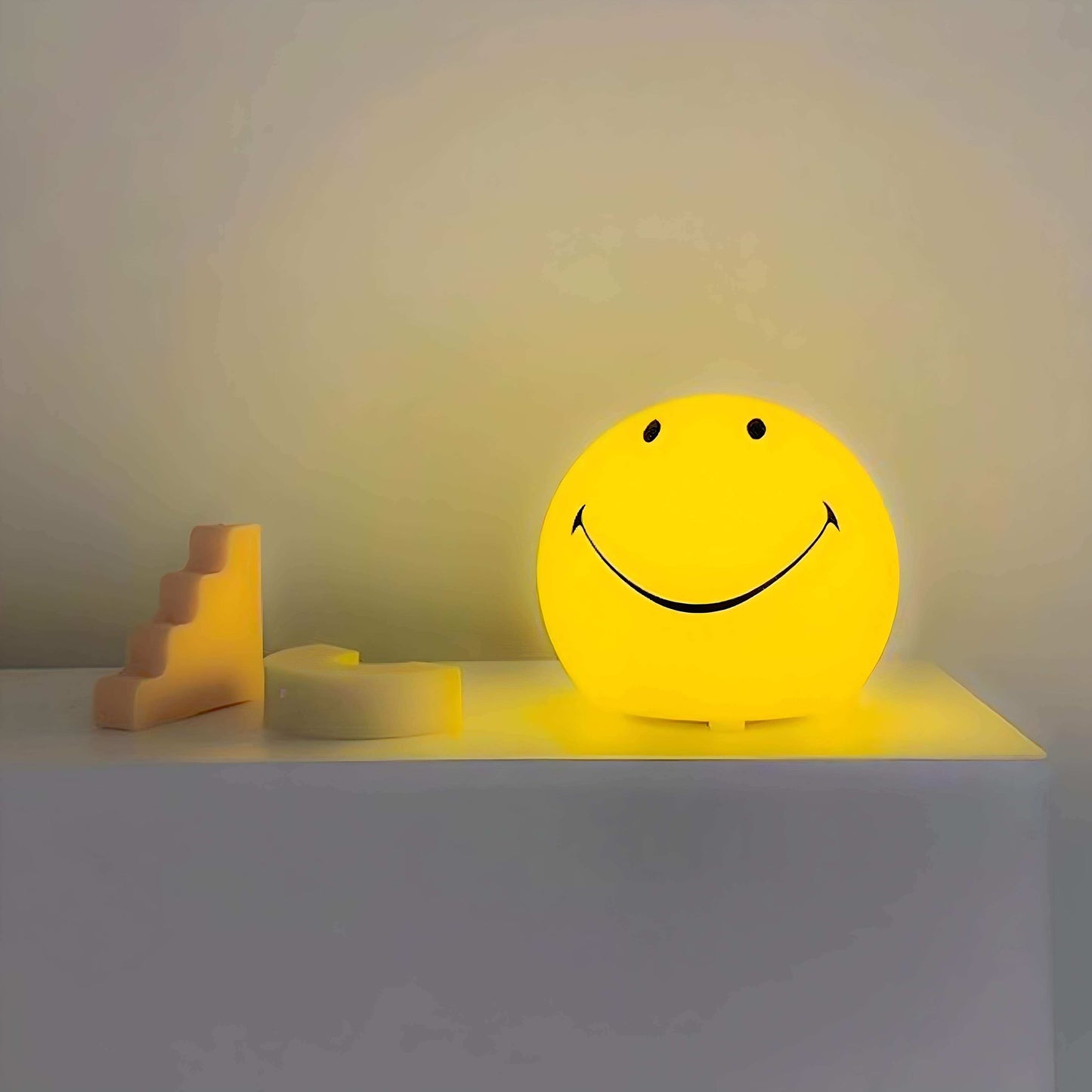 SmileyGlow Night Lamp | Dimmable LED Bedside Light with Modern Design & Warm Ambience