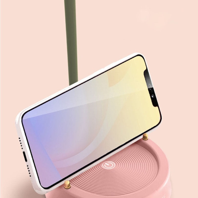 LumaPetal  – Wireless Flower LED Desk Lamp