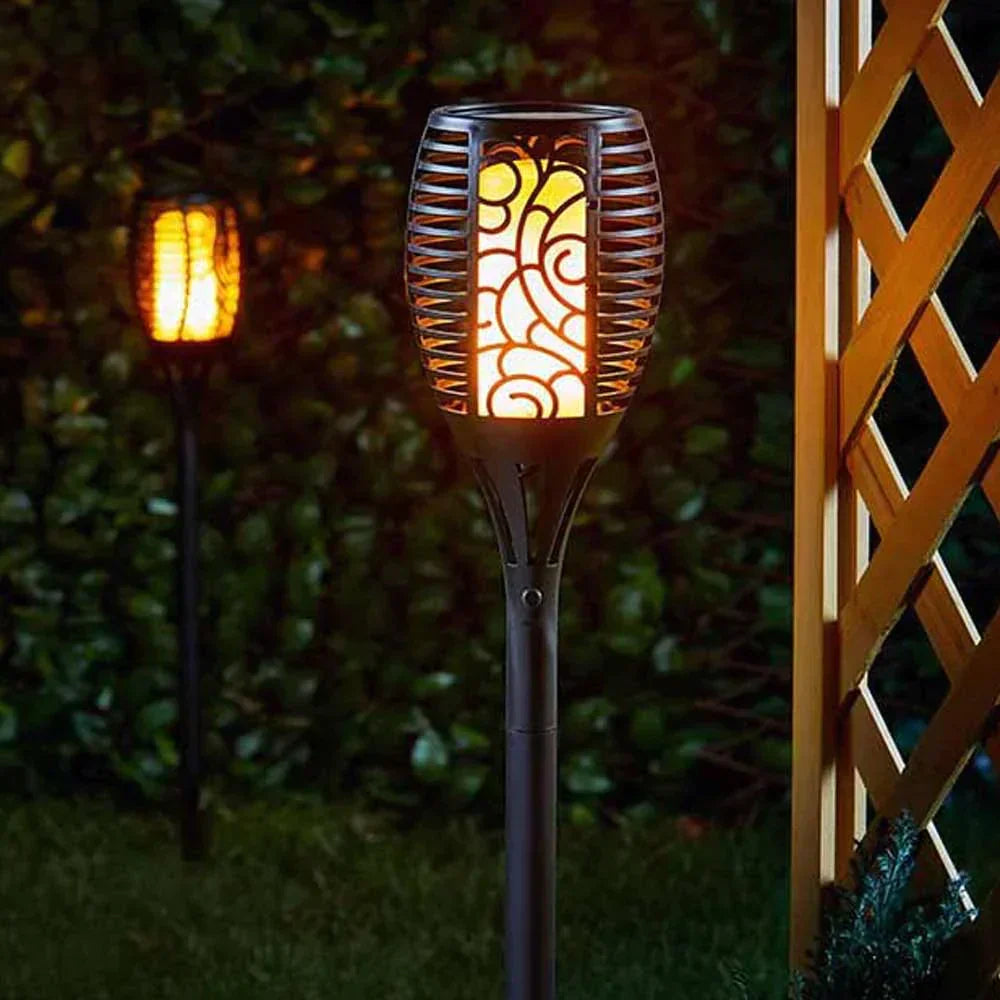 SolarFlare – Outdoor Solar Torch with Realistic Flickering Flame & Weatherproof Design